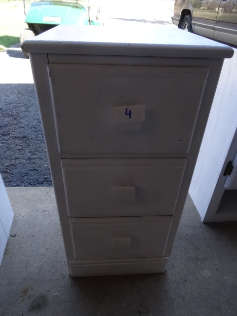 lot 4 image: 3 drawer wood cabinet. 14 x 14 x 28...