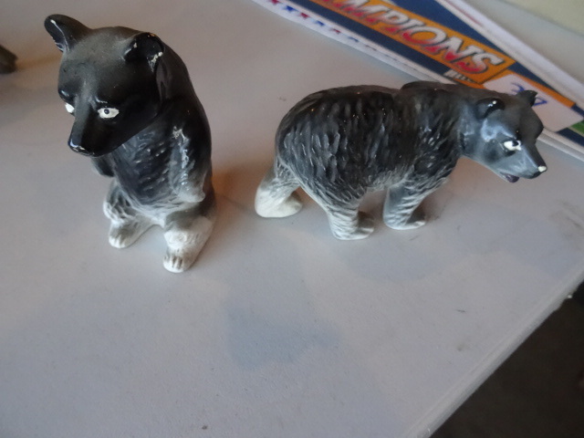 lot 62 image: 2 Ceramic black Bears....