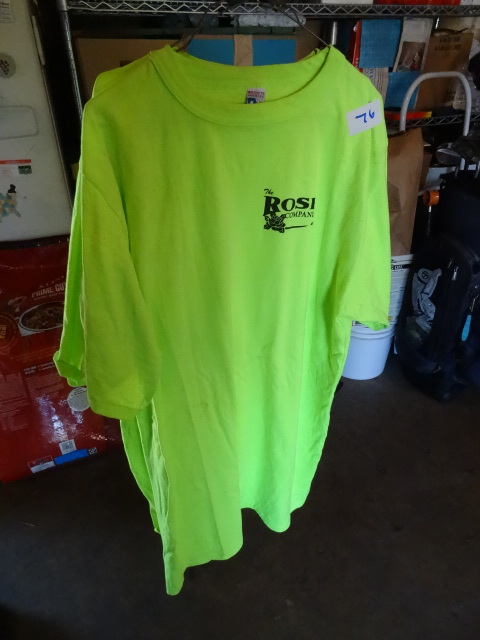 lot 76 image: 2 fluorescent green work shirts. 1X...