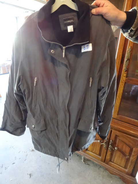 lot 82 image: Outback spring jacket. Large...