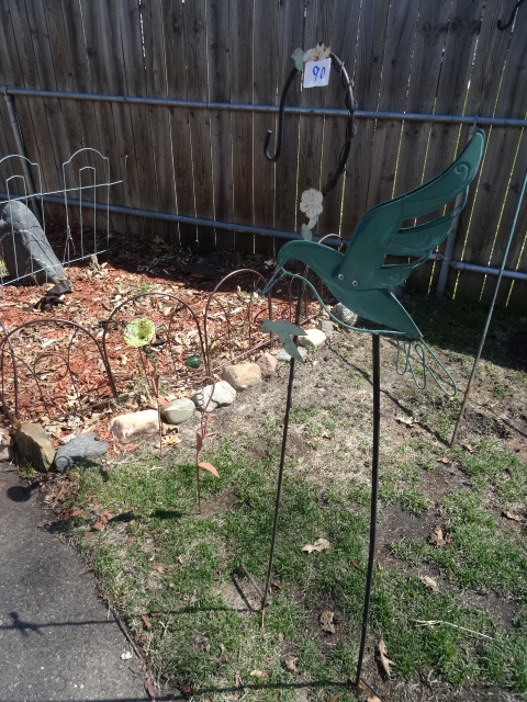 lot 90 image: 4 lawn stake decorations...