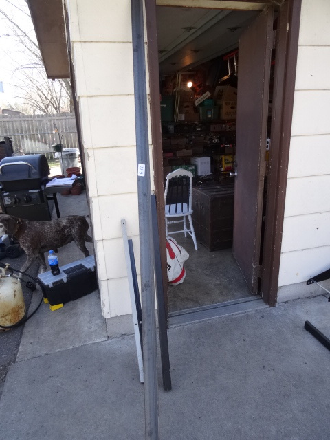 lot 123 image: 3 pieces of square tubing. 1 angle ...