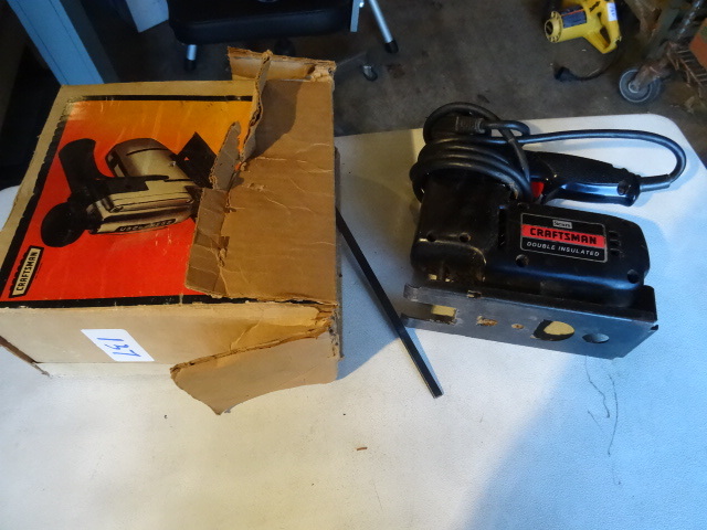 lot 137 image: Craftsman jig saw. 315.10721C7281. ...