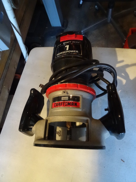 lot 138 image: Craftsman 1 HP router. 315.17461. W...