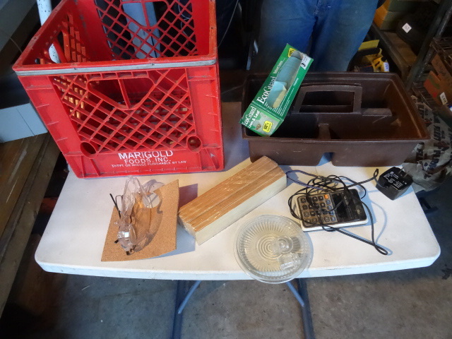 lot 139 image: Misc items. Please see pics...