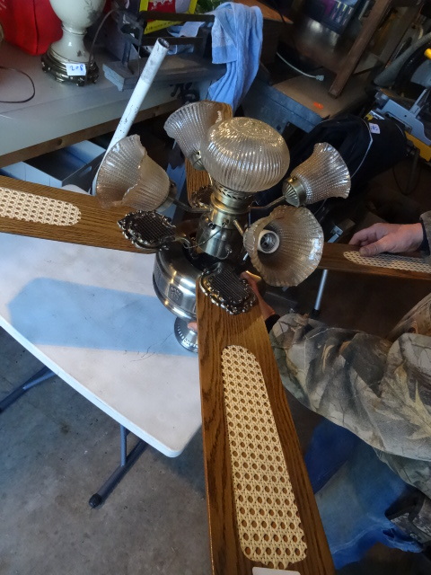 lot 205 image: Ceiling fan with lights. Works...