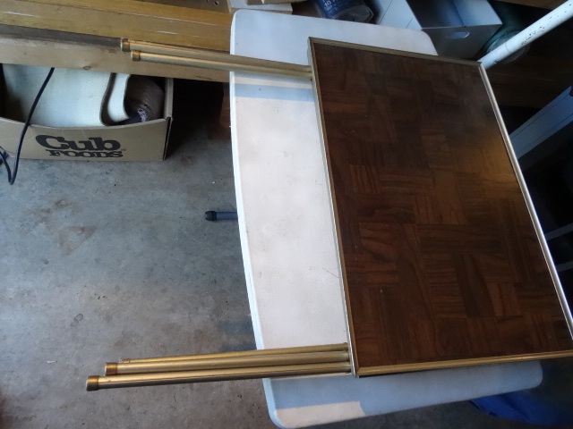 lot 220 image: 2 TV trays. Fold up basket...