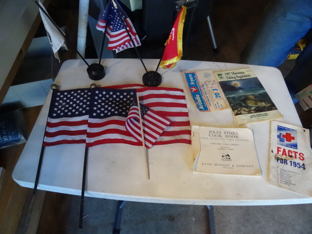 lot 247 image: Misc flags. Vintage books  manuals...