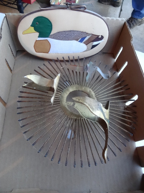 lot 281 image: Misc duck home dcor...