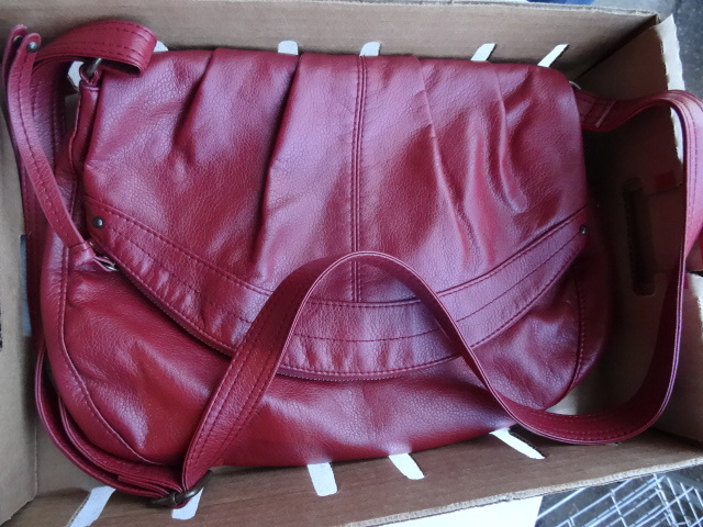 lot 289 image: Leather purse...