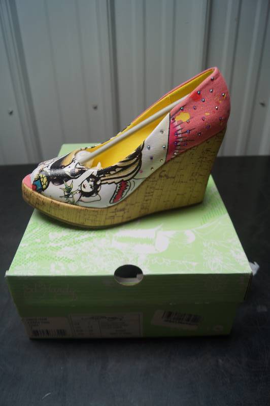 Womens Shoes