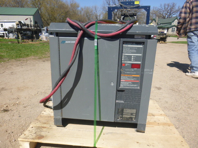lot 32 image: Pacific Chloride 36 Volt Battery Charger