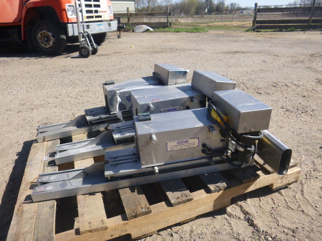 lot 34 image: 3 APM Banding Sealers
