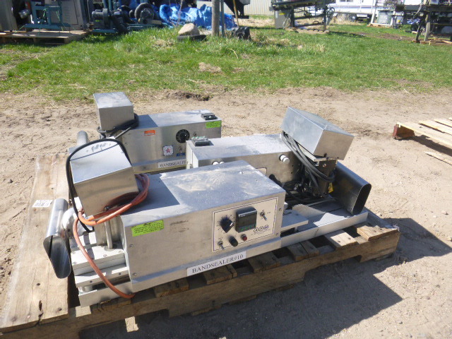 lot 35 image: 3 APM Banding Sealers