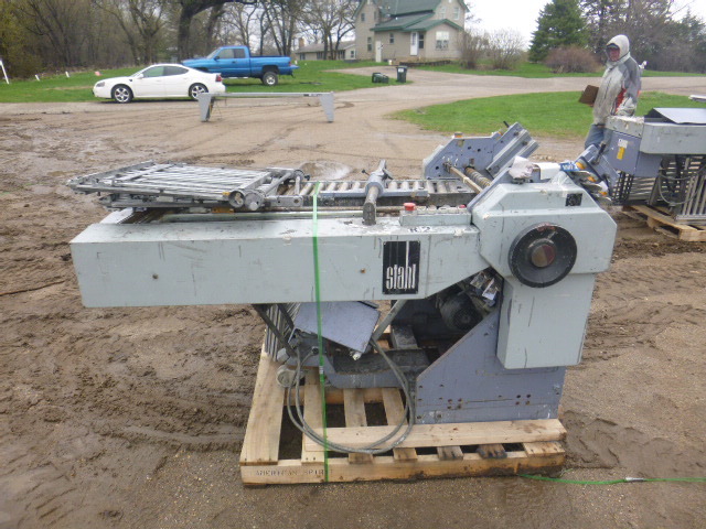lot 40 image: Stahl Right Angle