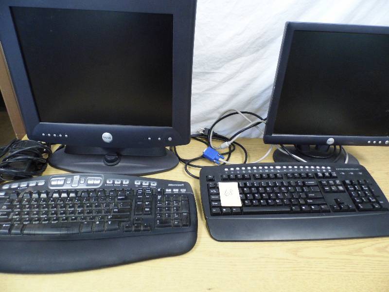 2 Keyboards - 2 Monitors