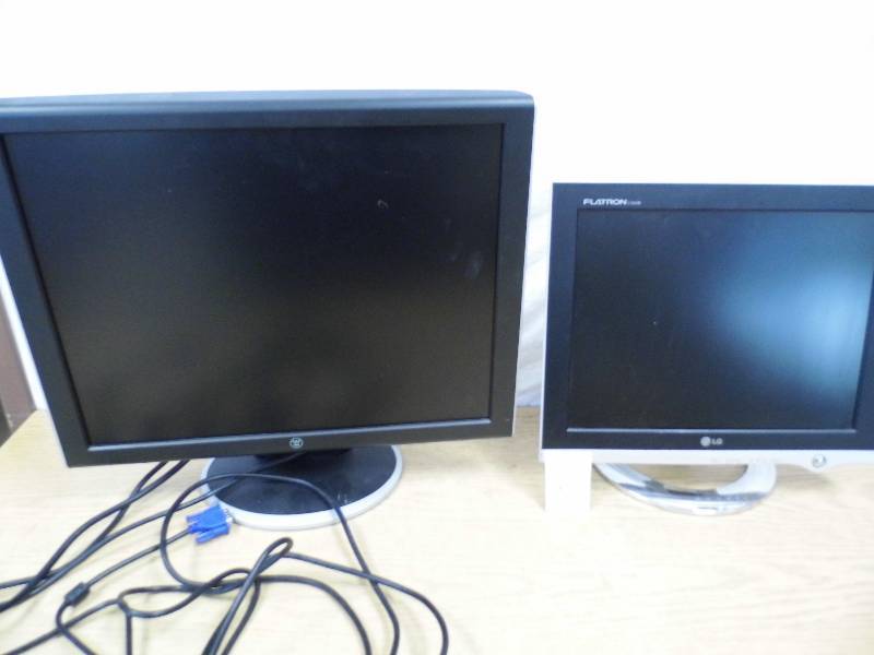 2 Monitors