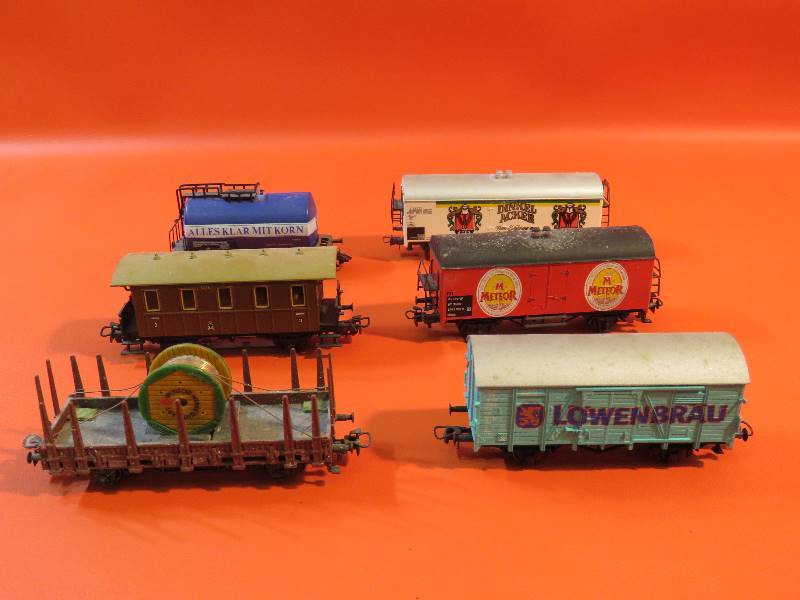 lot 207 image: Vintage Train Cars