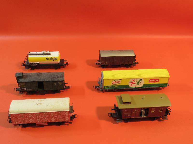 lot 208 image: Vintage Train Cars