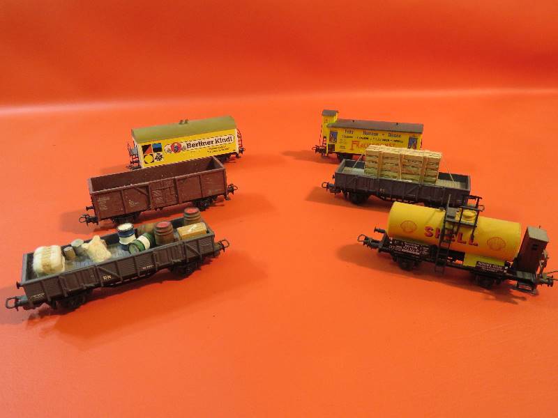 lot 220 image: Vintage Train Cars