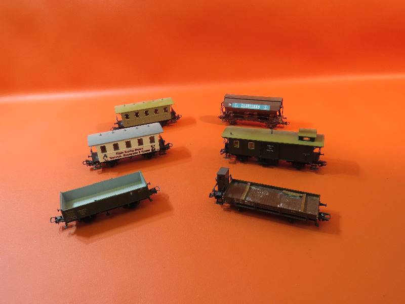 lot 222 image: Vintage Train Cars