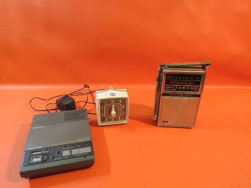 lot 225 image: Vintage Electronics