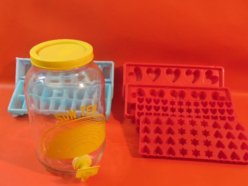 lot 229 image: Kitchen Supplies