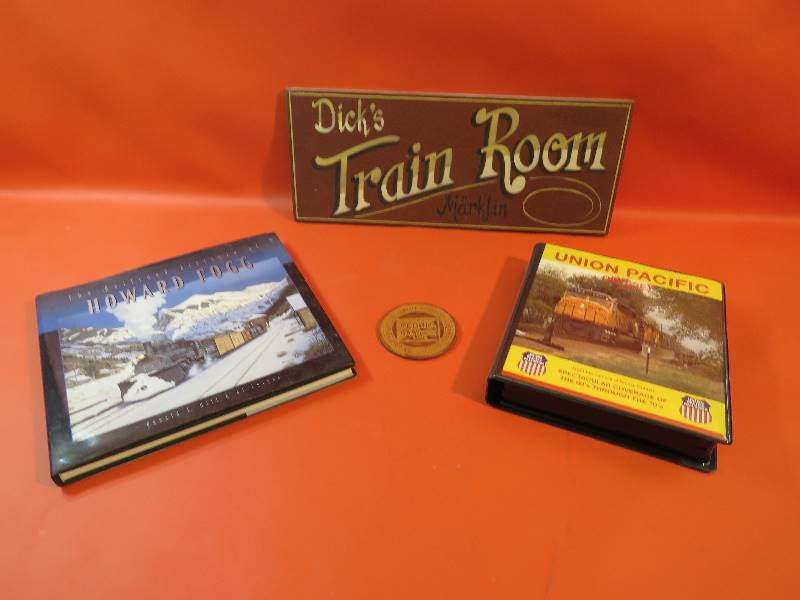 lot 243 image: Train Collectibles