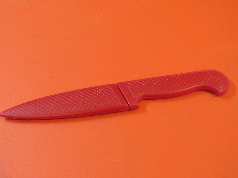 lot 253 image: Joyce Chen Knife