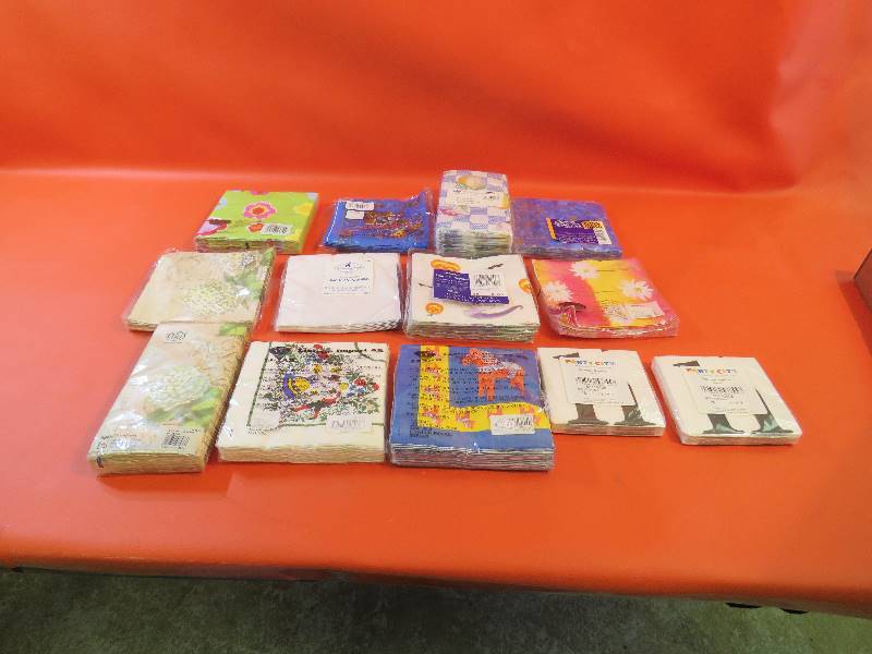 lot 256 image: Party Napkins