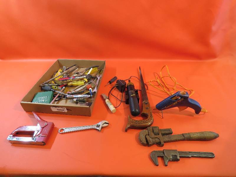 lot 260 image: Hand Tools