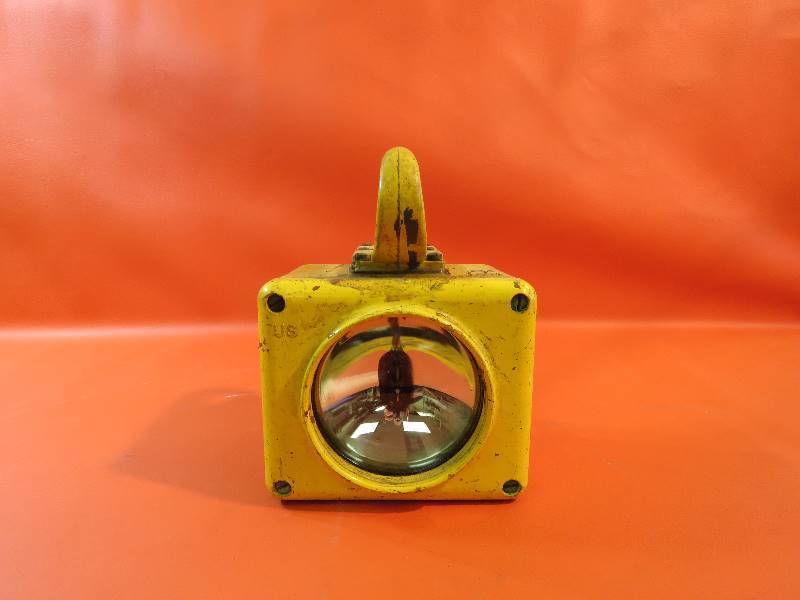 lot 263 image: Vintage Light