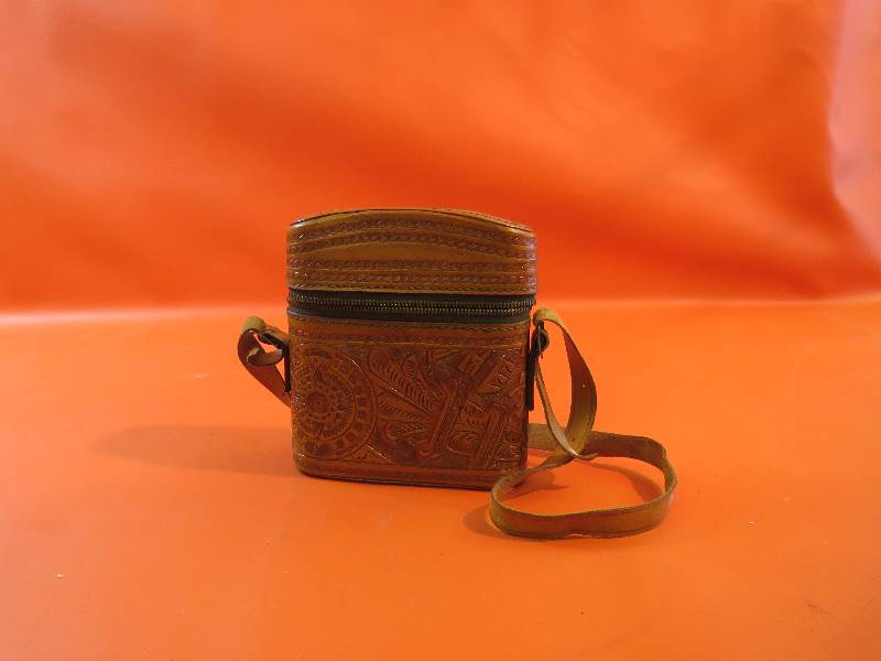 lot 276 image: Vintage Flask Set