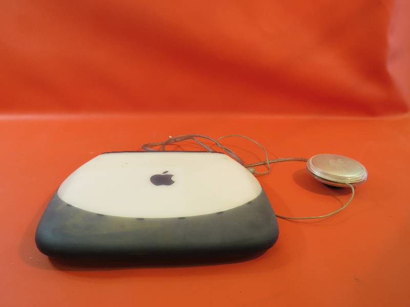 lot 278 image: Vinage iBook