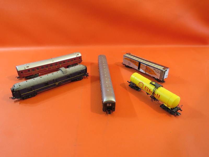 lot 306 image: Vintage Train Cars