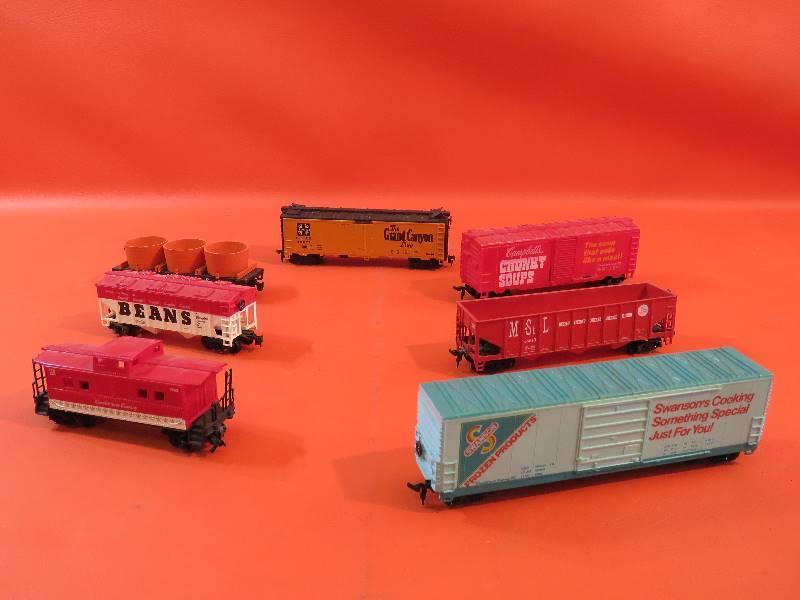 lot 332 image: Vintage Train Cars
