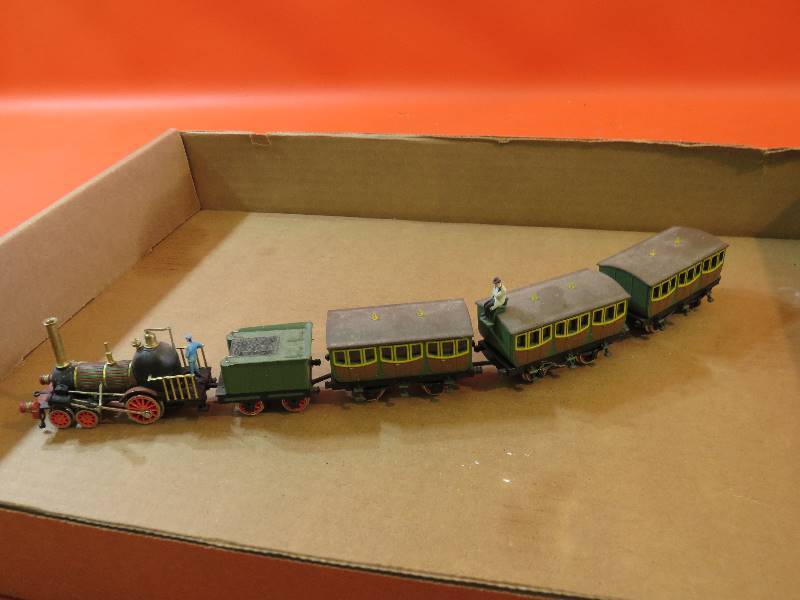lot 334 image: Bachmann Train Set