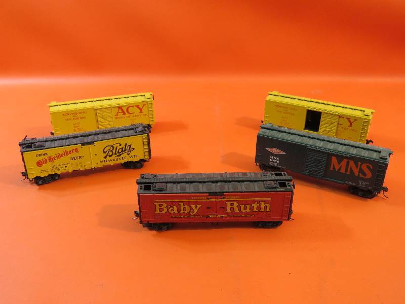 lot 336 image: Vintage Train Cars