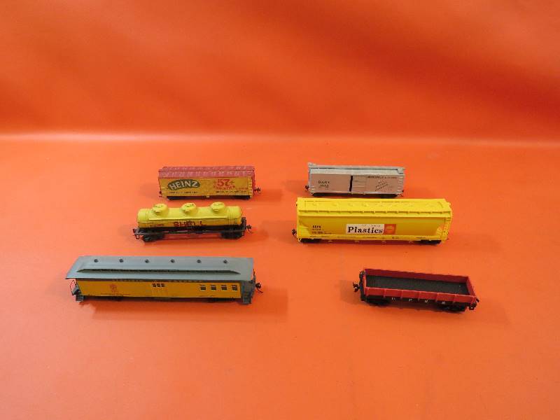 lot 342 image: Vintage Train Cars