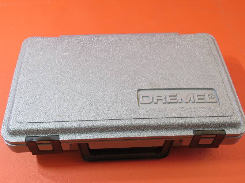 lot 352 image: Dremel Tool