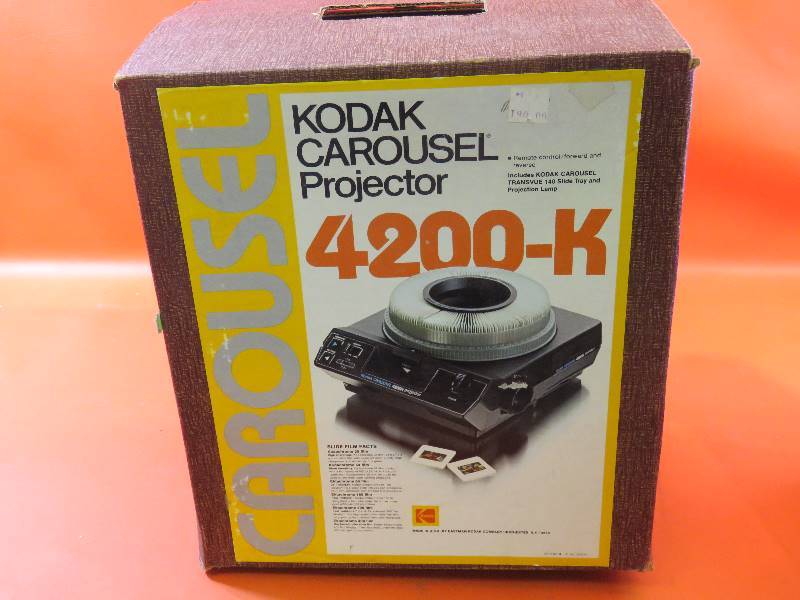 lot 376 image: Vintage Projector