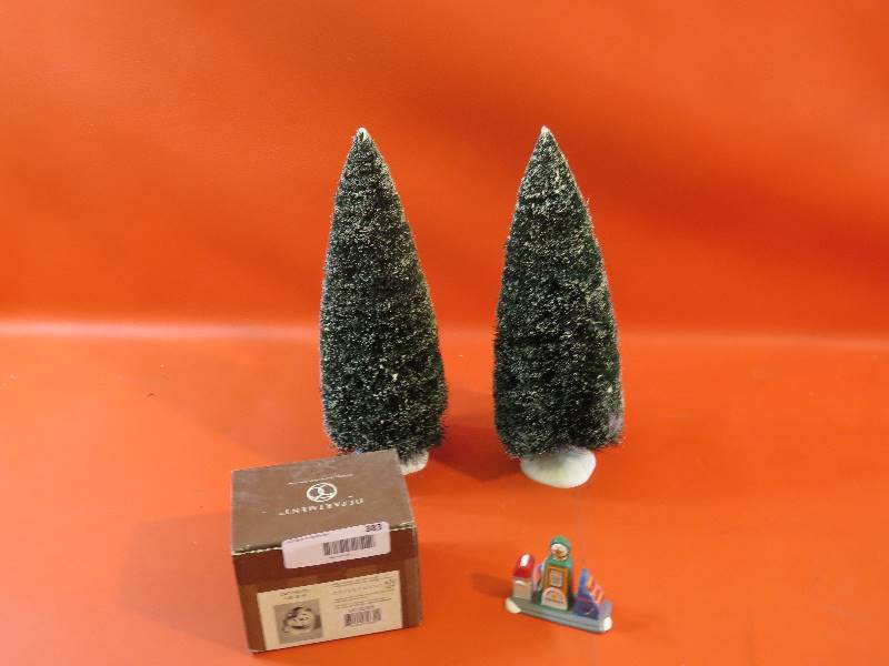 lot 383 image: Accessories for Train Set Scenes-Department 56