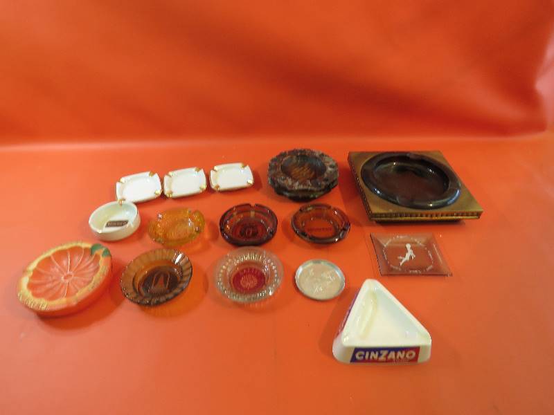 lot 393 image: Vintage Ashtrays