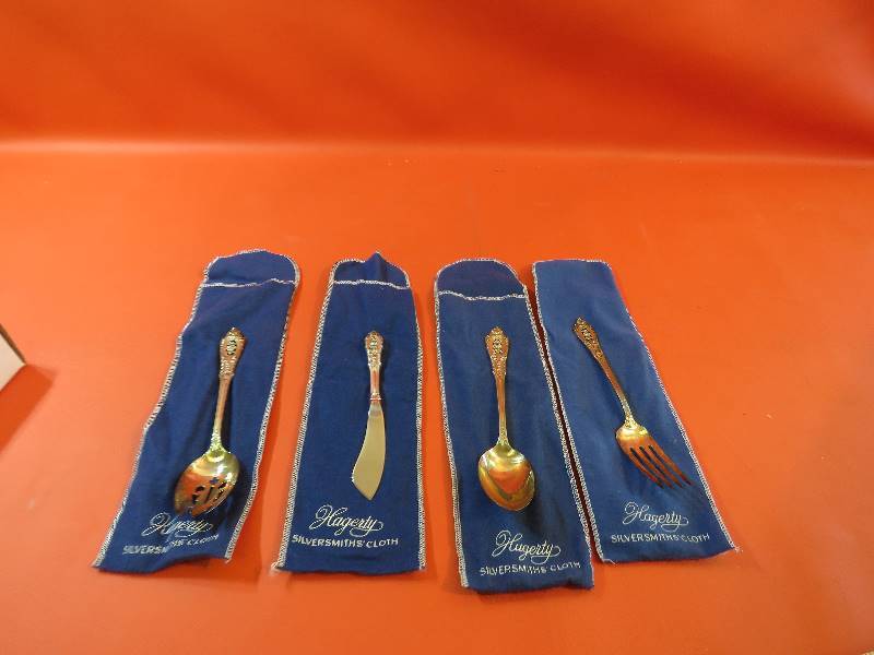 lot 399 image: Hagerty Silverware