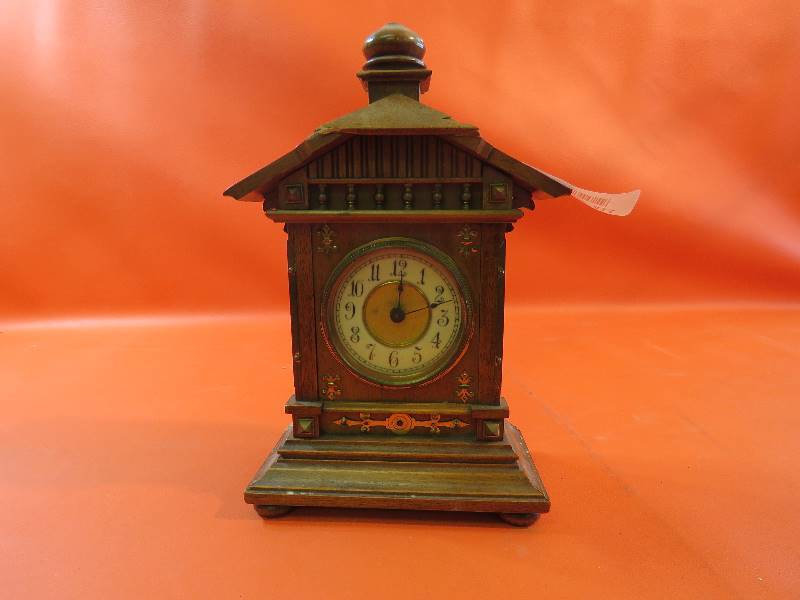 lot 411 image: Antique Clock