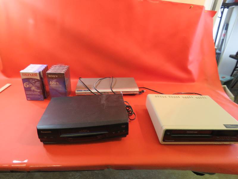 lot 415 image: Electronics
