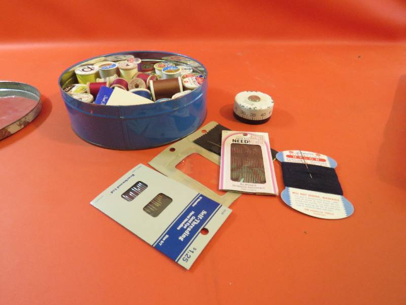 lot 432 image: Sewing Supplies