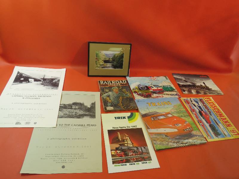 lot 438 image: Railroad Collectibles