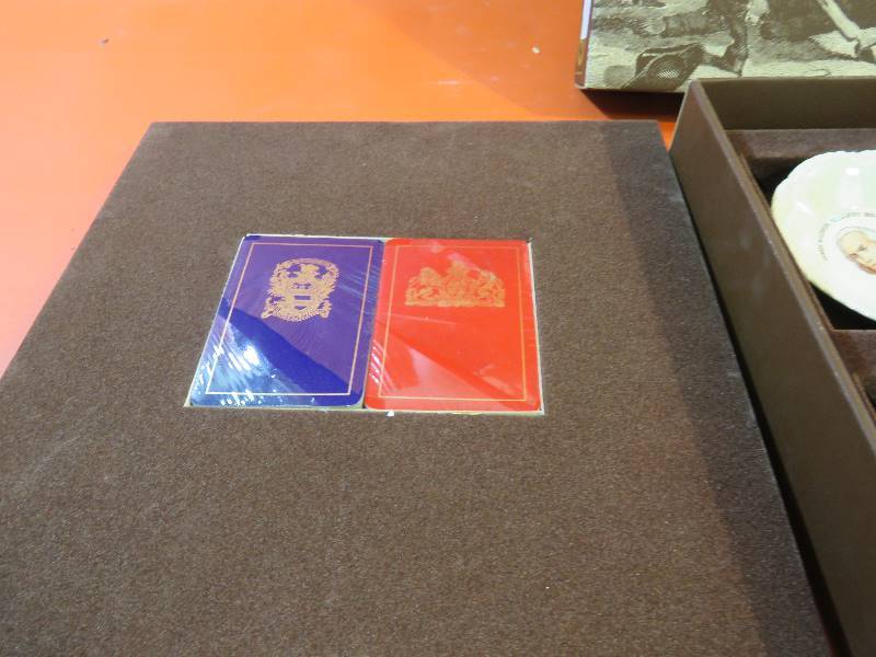lot 452 image: Vintage Collectible Ashtray Set