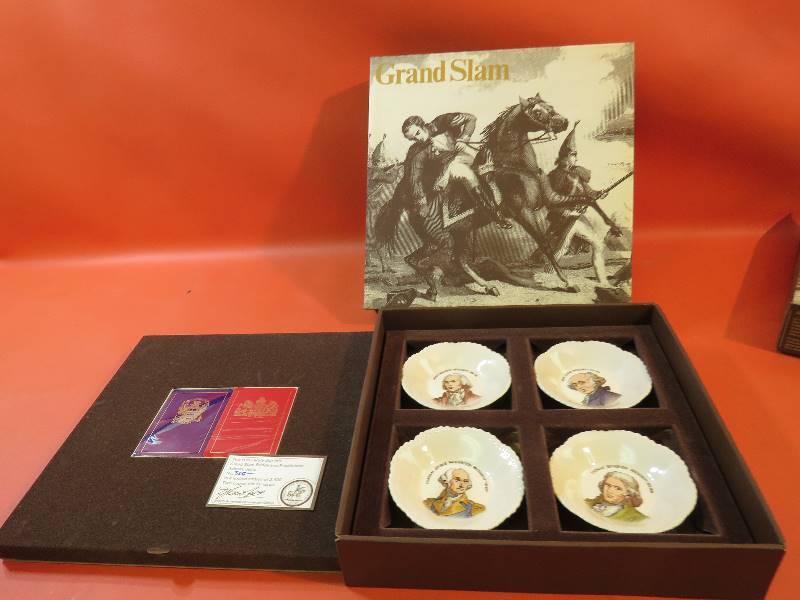 lot 457 image: Vintage Collectible Ashtray Set